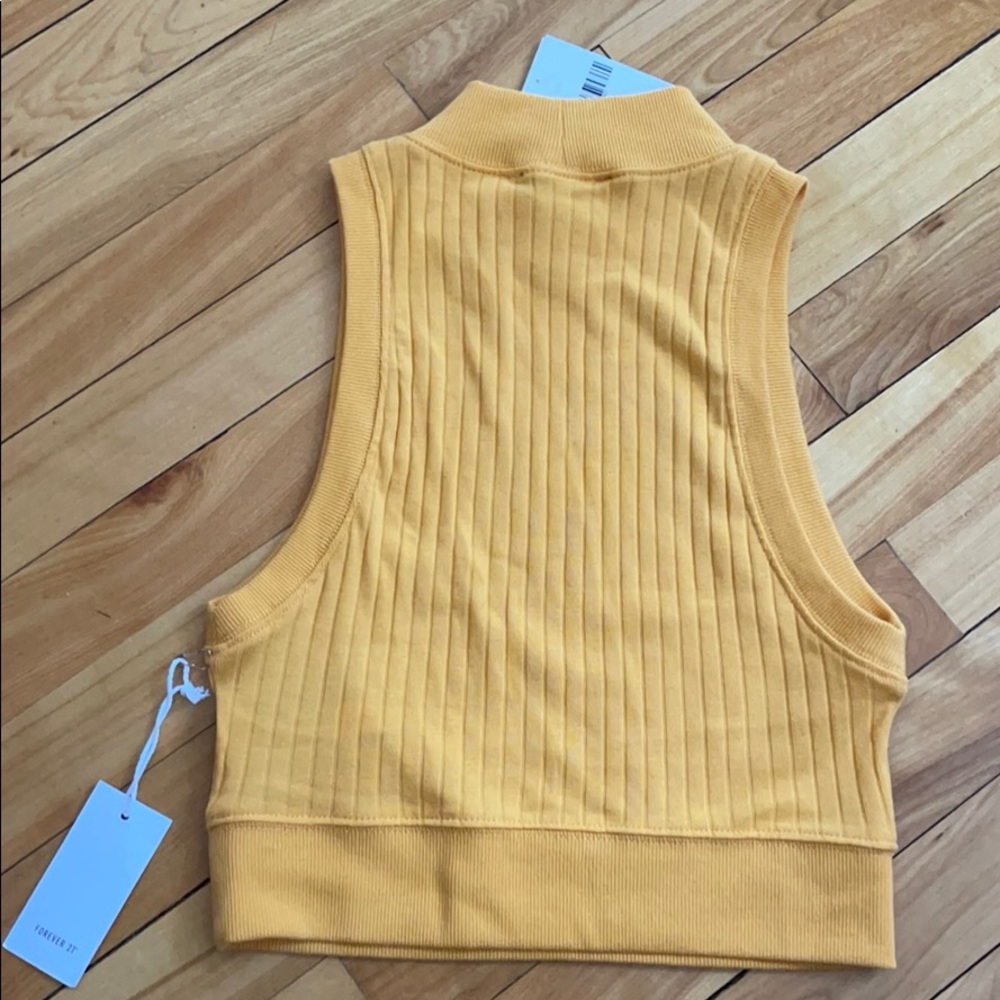 Basic High Neck Crop - Picture 3 of 3